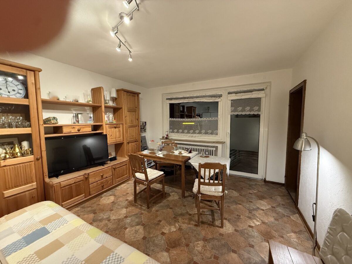 JA, zum großen Wohnhaus mit Balkonen, Garagen und Stellplätzen in begehrter Lage von Solingen-Ohligs – Bild: 25297