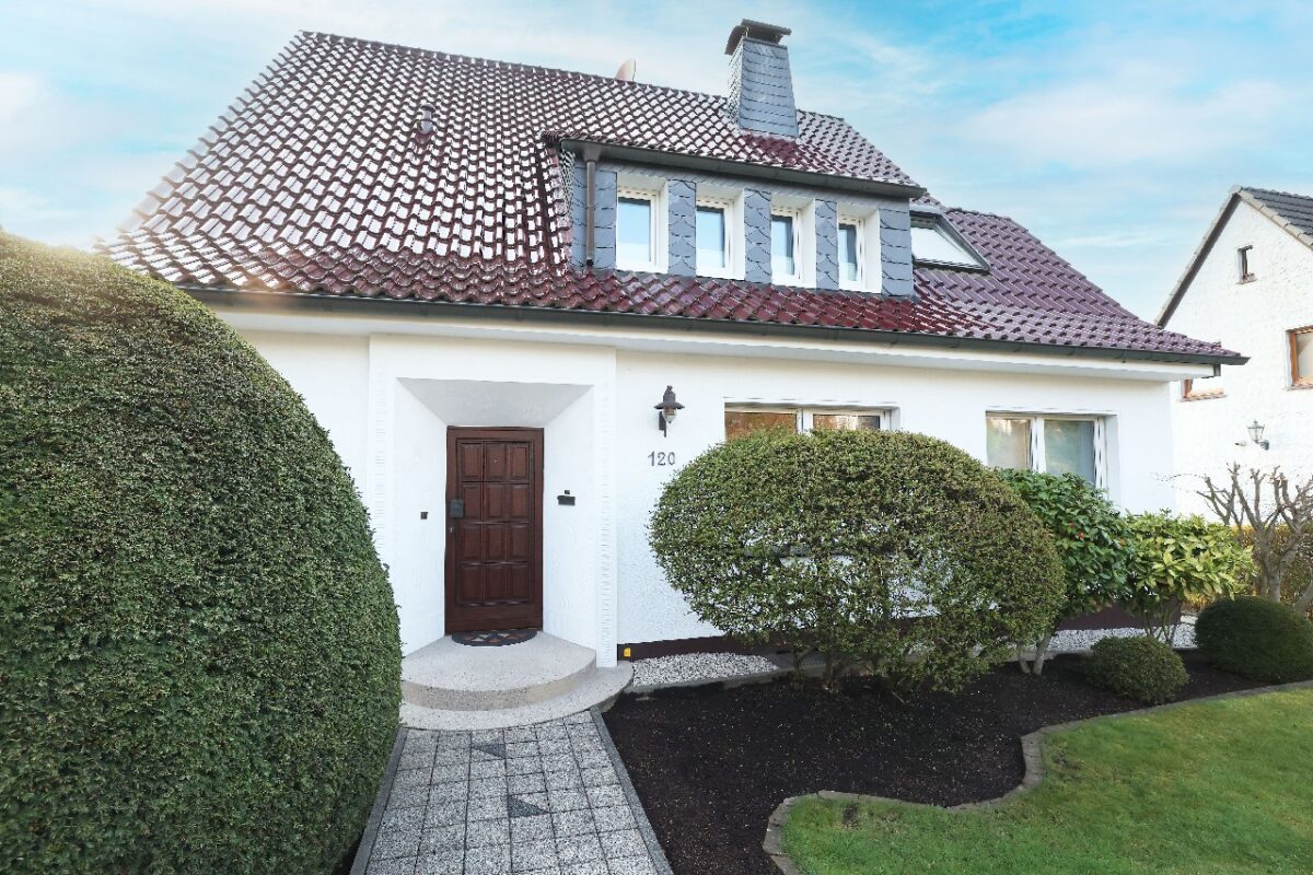 JA, zum modernisierten Einfamilienhaus mit Garage, Carport und großem Garten an der Stadtgrenze Haan – Bild: 25529