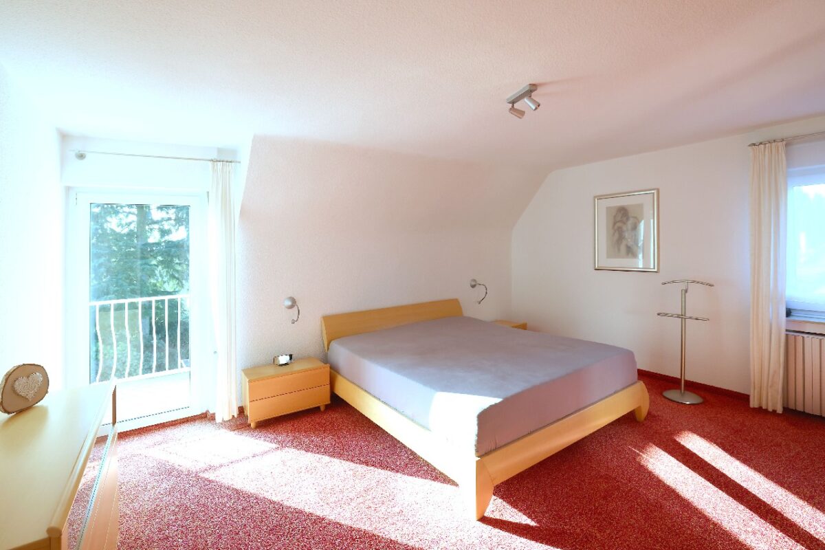 JA, zum modernisierten Einfamilienhaus mit Garage, Carport und großem Garten an der Stadtgrenze Haan – Bild: 25553