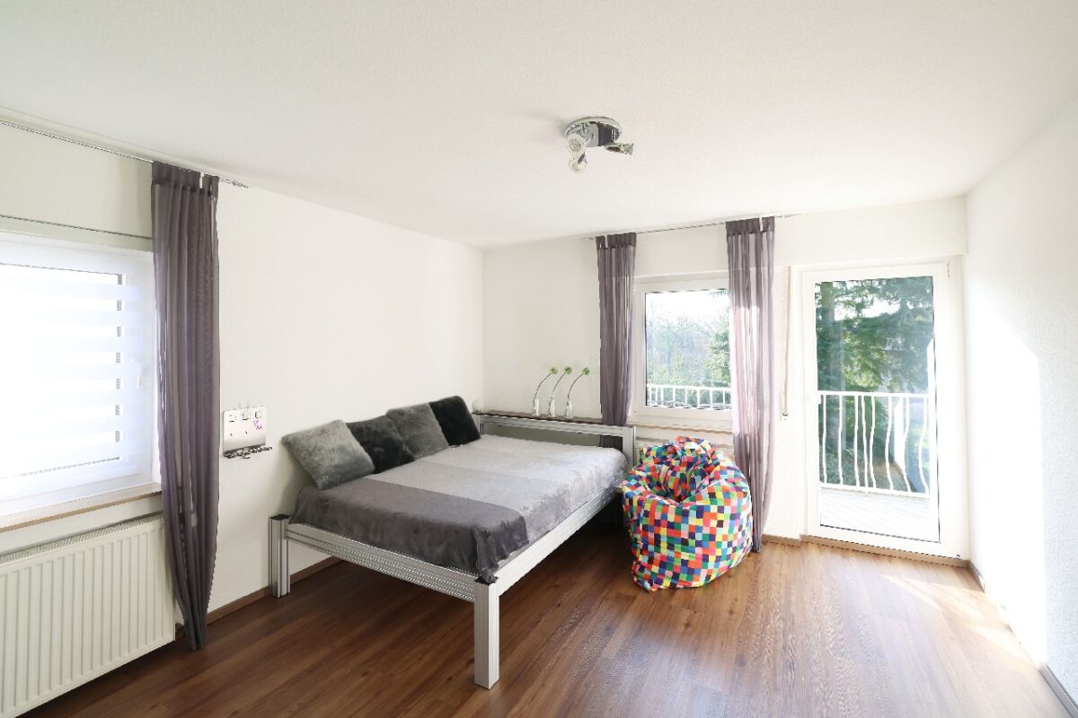 JA, zum modernisierten Einfamilienhaus mit Garage, Carport und großem Garten an der Stadtgrenze Haan – Bild: 25556