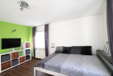 JA, zum modernisierten Einfamilienhaus mit Garage, Carport und großem Garten an der Stadtgrenze Haan – Bild: 25557