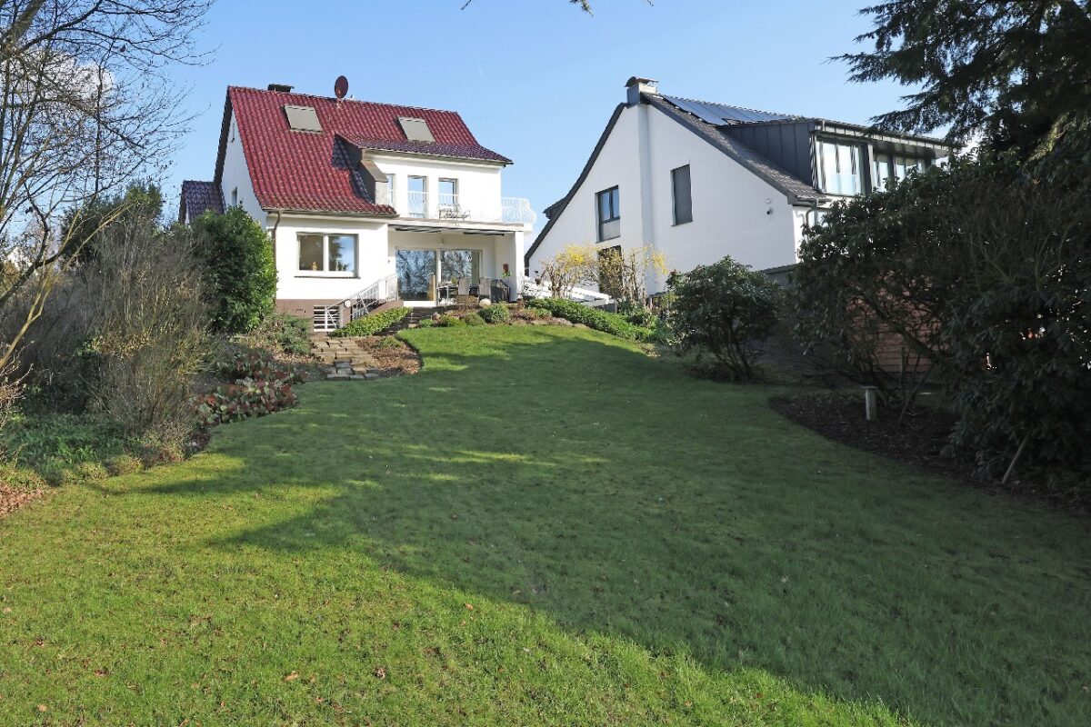 JA, zum modernisierten Einfamilienhaus mit Garage, Carport und großem Garten an der Stadtgrenze Haan – Bild: 25537