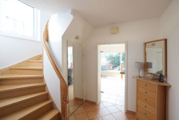 JA, zum modernisierten Einfamilienhaus mit Garage, Carport und großem Garten an der Stadtgrenze Haan – Bild: 25538