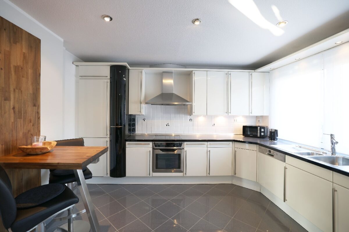 JA, zum modernisierten Einfamilienhaus mit Garage, Carport und großem Garten an der Stadtgrenze Haan – Bild: 25542