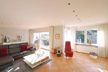 JA, zum modernisierten Einfamilienhaus mit Garage, Carport und großem Garten an der Stadtgrenze Haan – Bild: 25546