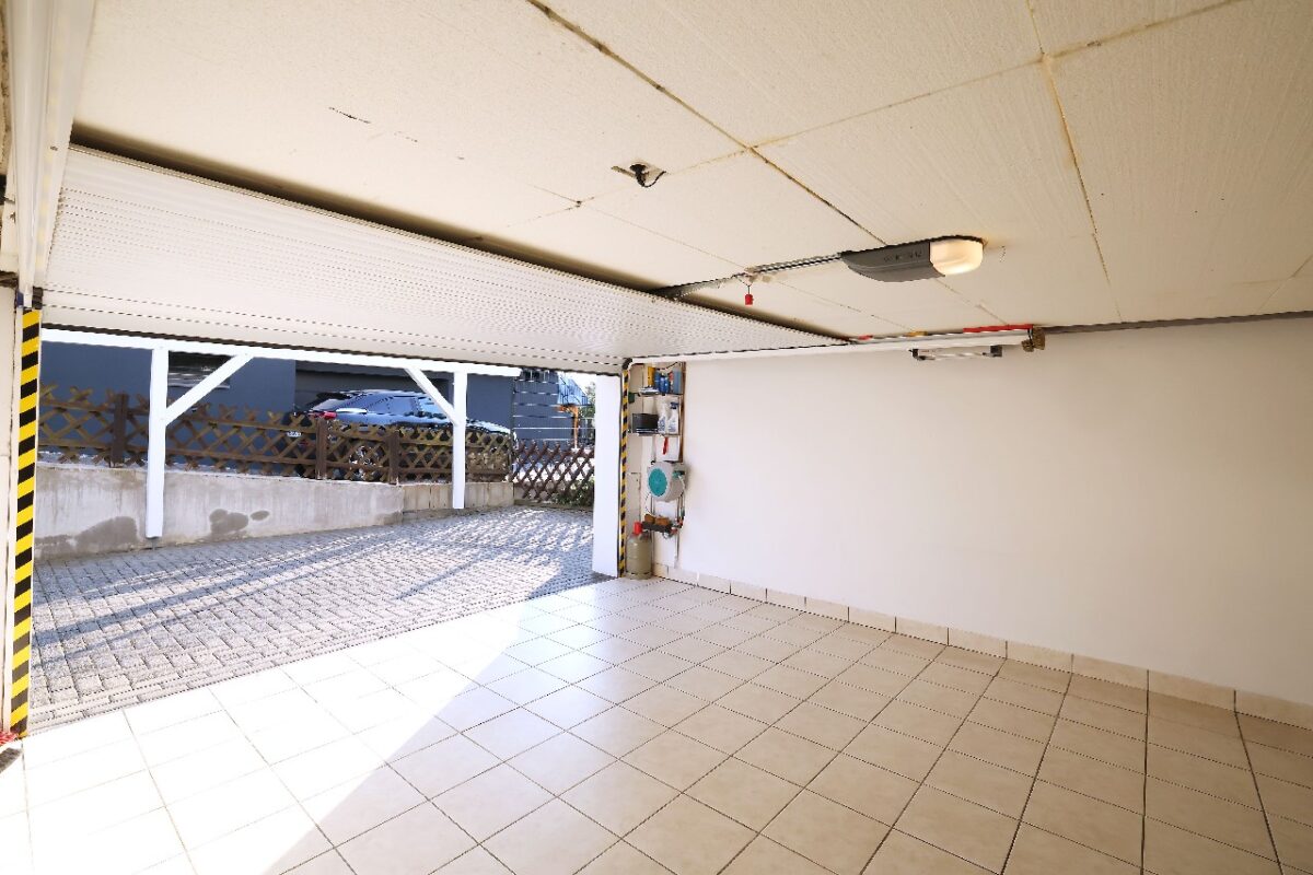 JA, zum modernisierten Einfamilienhaus mit Garage, Carport und großem Garten an der Stadtgrenze Haan – Bild: 25567