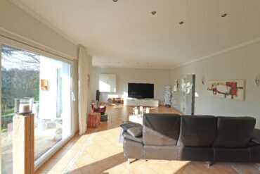 JA, zum modernisierten Einfamilienhaus mit Garage, Carport und großem Garten an der Stadtgrenze Haan – Bild: 25548