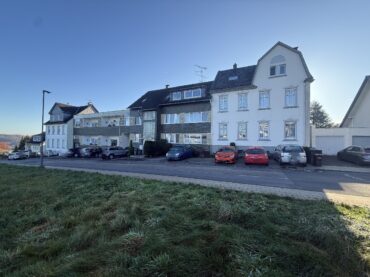 JA, zu den drei TOP-gepflegten Mehrfamilienhäusern mit Garage und Stellplätzen in Solingen-Gräfrath! – Bild: 25677