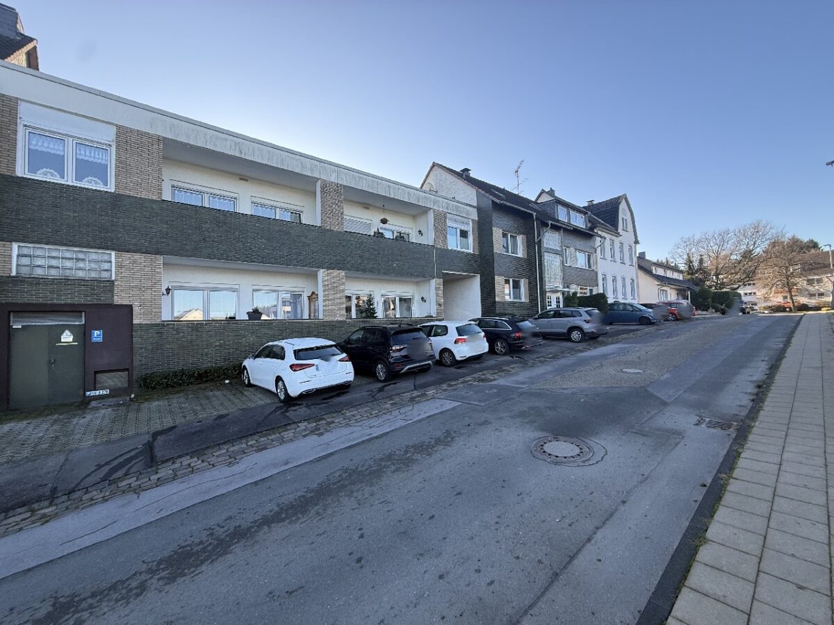 JA, zu den drei TOP-gepflegten Mehrfamilienhäusern mit Garage und Stellplätzen in Solingen-Gräfrath! – Bild: 25679