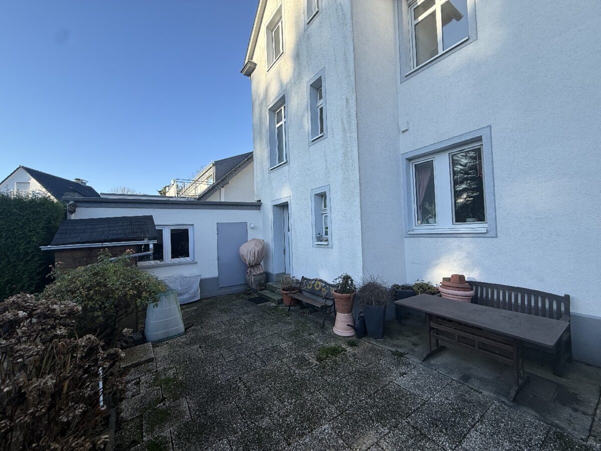 JA, zu den drei TOP-gepflegten Mehrfamilienhäusern mit Garage und Stellplätzen in Solingen-Gräfrath! – Bild: 25683