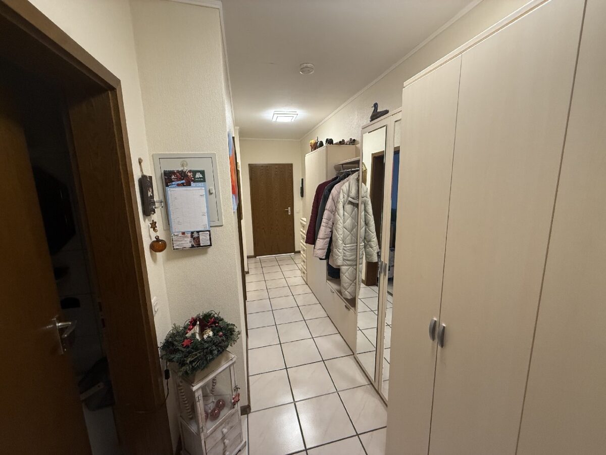 JA, zu den drei TOP-gepflegten Mehrfamilienhäusern mit Garage und Stellplätzen in Solingen-Gräfrath! – Bild: 25708