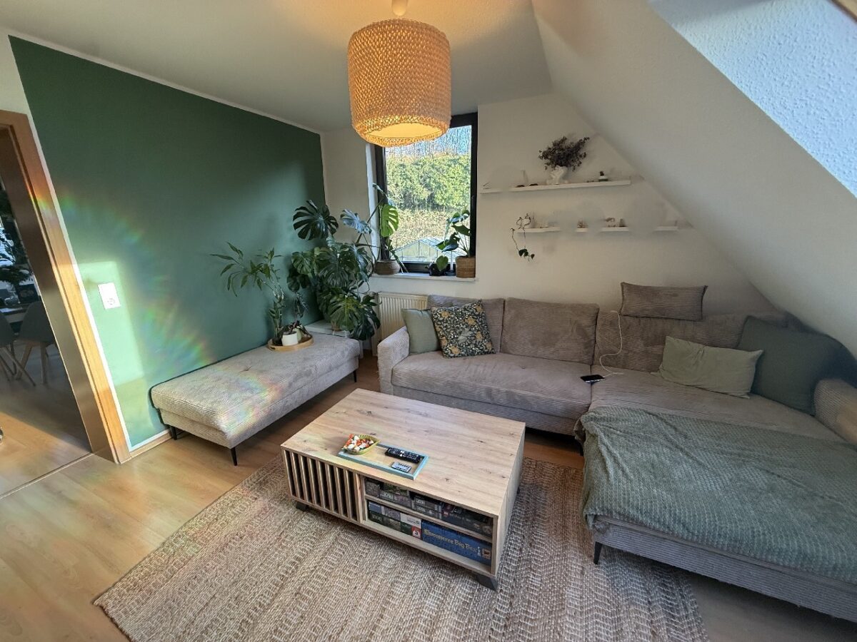 Einfamilienhaus mit 2 Einliegerwohnungen, Garten, Garage und Stellplätzen in idyllischer Hofschaft! – Bild: 25777