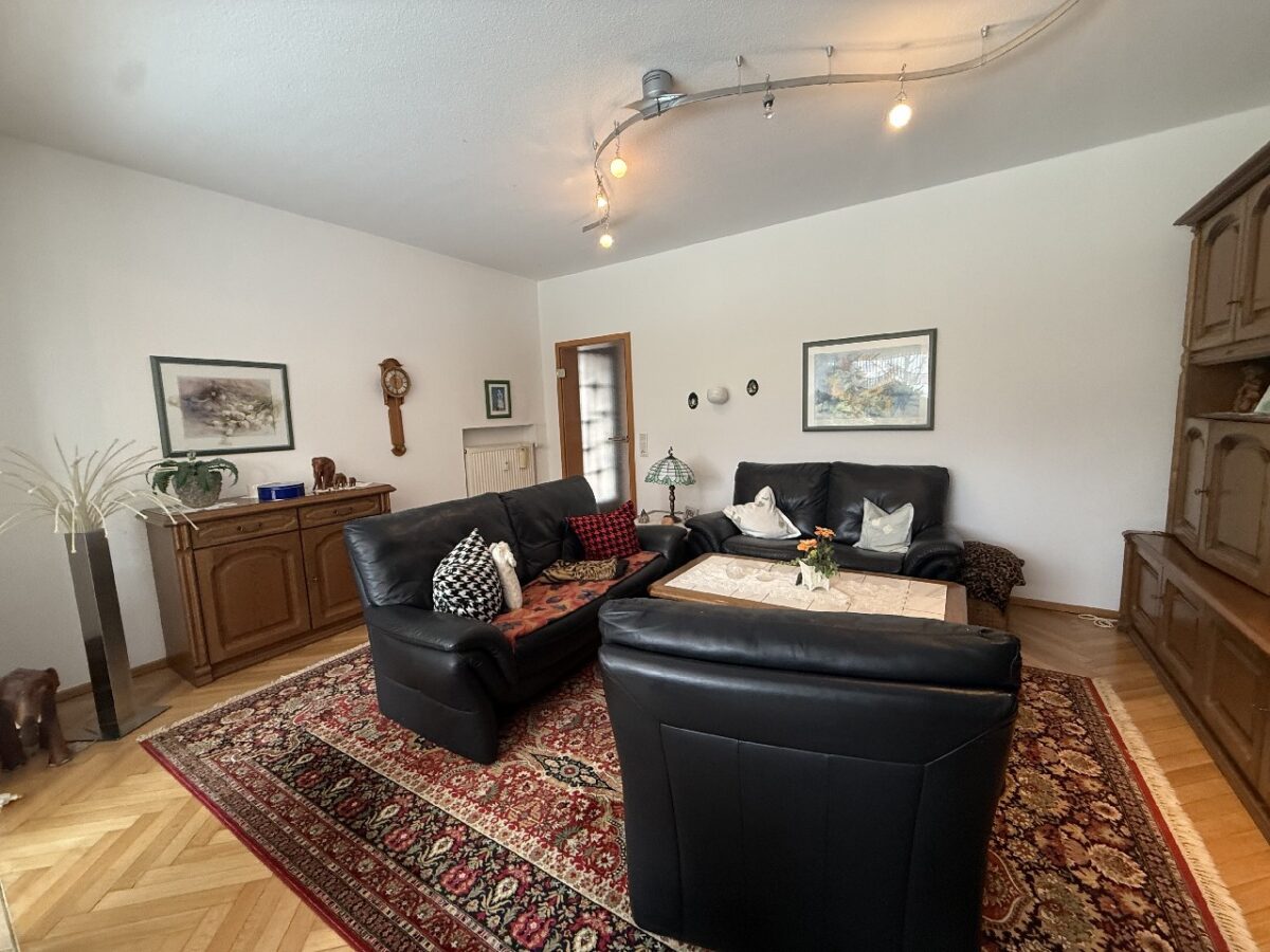 JA, zum Einfamilienhaus mit Einliegerwohnung, großem Garten und Garage Nähe Klinikum! – Bild: 25631