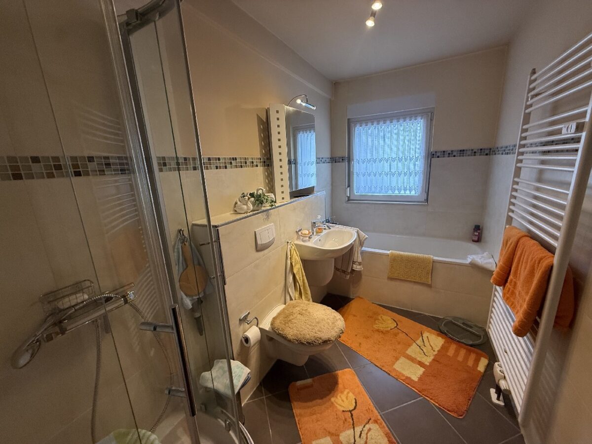 JA, zum Einfamilienhaus mit Einliegerwohnung, großem Garten und Garage Nähe Klinikum! – Bild: 25632