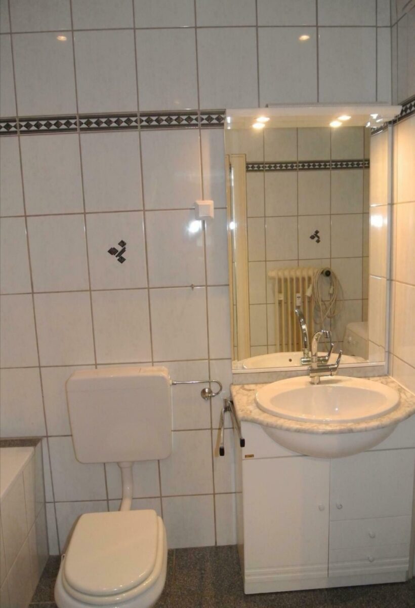 JA, zum Einfamilienhaus mit Einliegerwohnung, großem Garten und Garage Nähe Klinikum! – Bild: 25639