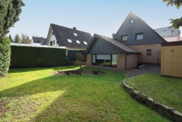 JA, zum freistehenden Einfamilienhaus mit Garage und Garten in ruhiger Lage von Solingen-Katternberg – Bild: 25651