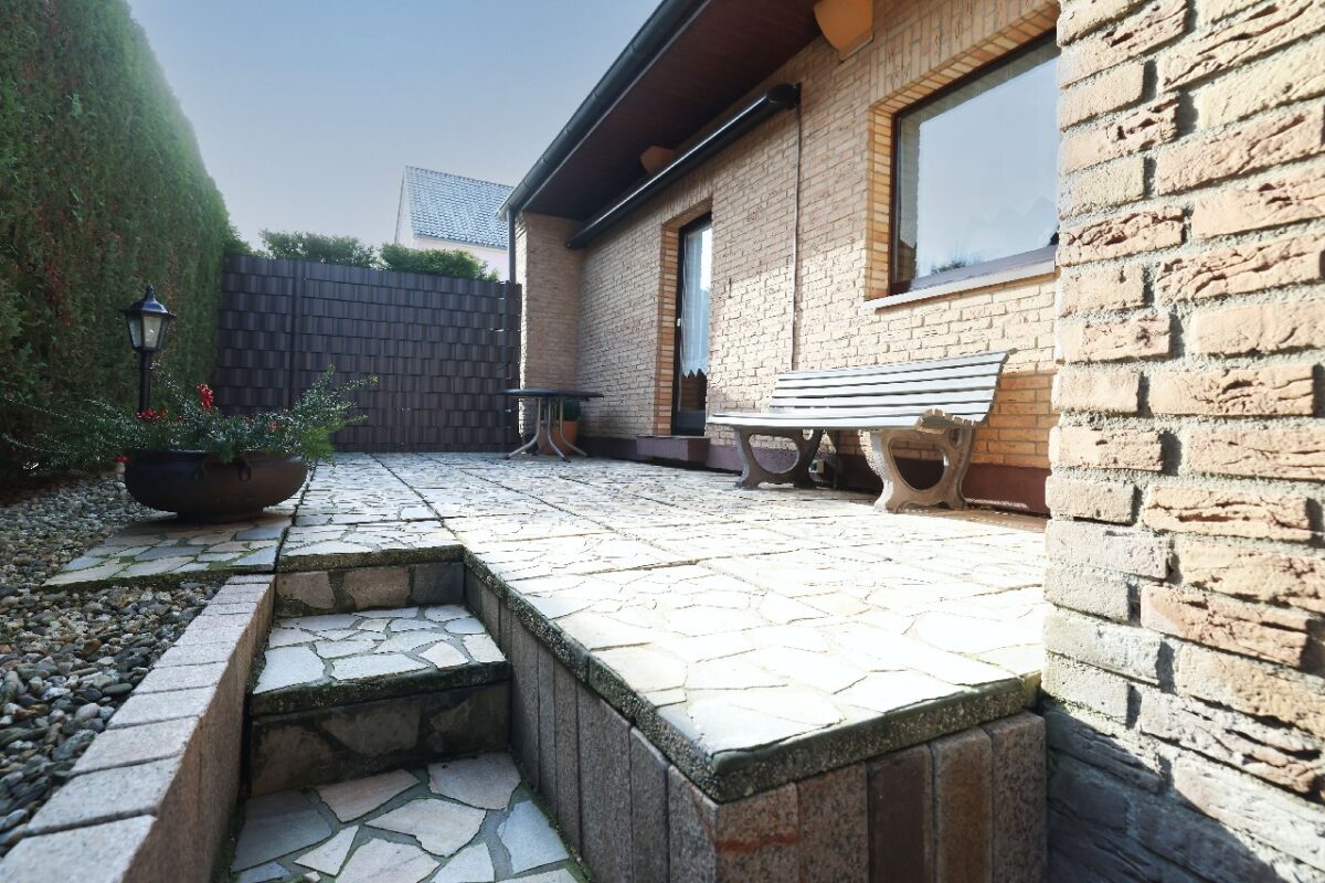 JA, zum freistehenden Einfamilienhaus mit Garage und Garten in ruhiger Lage von Solingen-Katternberg – Bild: 25653