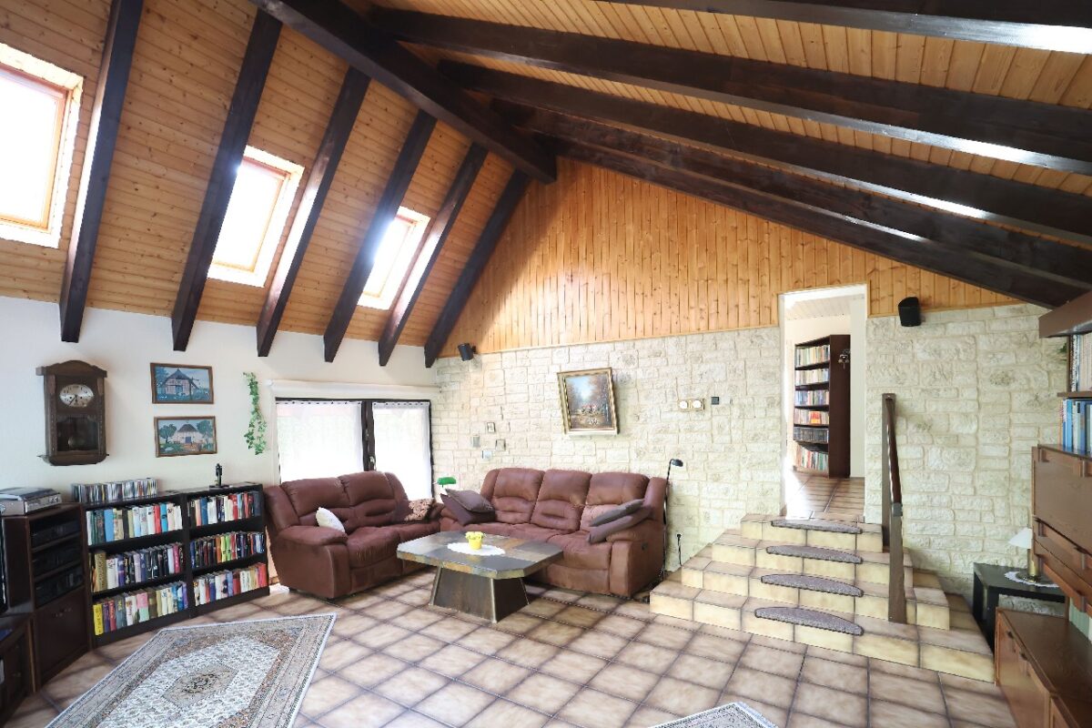 JA, zum freistehenden Einfamilienhaus mit Garage und Garten in ruhiger Lage von Solingen-Katternberg – Bild: 25662