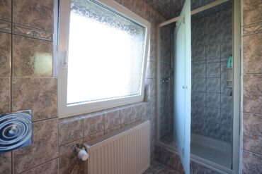 JA, zum freistehenden Einfamilienhaus mit Garage und Garten in ruhiger Lage von Solingen-Katternberg – Bild: 25665