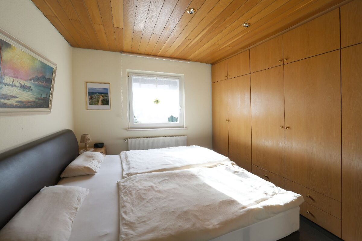 JA, zum freistehenden Einfamilienhaus mit Garage und Garten in ruhiger Lage von Solingen-Katternberg – Bild: 25666