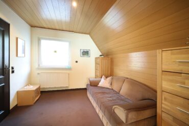 JA, zum freistehenden Einfamilienhaus mit Garage und Garten in ruhiger Lage von Solingen-Katternberg – Bild: 25668