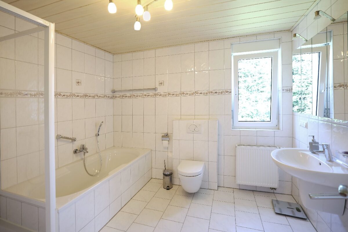 JA, zur neuwertigen Maisonettewohnung mit Terrasse, Garten + 2 KFZ-Stellplätzen in Solingen-Gräfrath – Bild: 26147