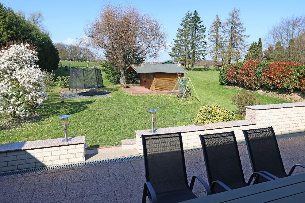 JA, zur neuwertigen Maisonettewohnung mit Terrasse, Garten + 2 KFZ-Stellplätzen in Solingen-Gräfrath – Bild: 26149