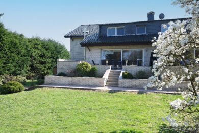 JA, zur gepflegten Eigentumswohnung mit Sonnenloggia und TG-Stellplatz im Herz von Solingen-Gräfrath – Bild: 26153