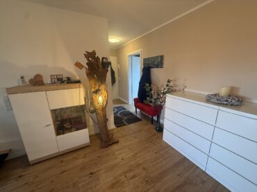JA, zur neuwertigen 3,5 ZimmerMaisonettewohnung mit Stellplatz, 2 Balkonen  und  Weitblick am Bärenloch – Bild: 26176