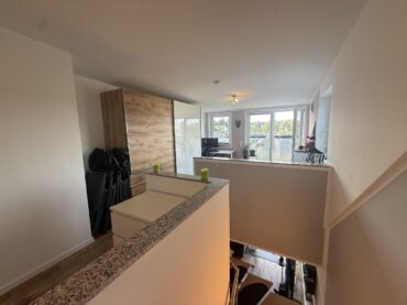 JA, zur neuwertigen 3,5 ZimmerMaisonettewohnung mit Stellplatz, 2 Balkonen  und  Weitblick am Bärenloch – Bild: 26184
