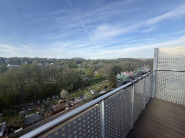 JA, zur neuwertigen 3,5 ZimmerMaisonettewohnung mit Stellplatz, 2 Balkonen  und  Weitblick am Bärenloch – Bild: 26186