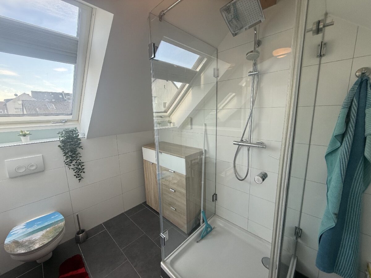 JA, zur neuwertigen 3,5 ZimmerMaisonettewohnung mit Stellplatz, 2 Balkonen  und  Weitblick am Bärenloch – Bild: 26188