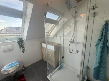 JA, zur neuwertigen 3,5 ZimmerMaisonettewohnung mit Stellplatz, 2 Balkonen  und  Weitblick am Bärenloch – Bild: 26188