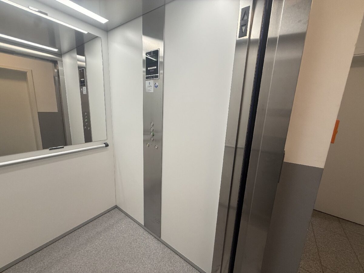JA, zur neuwertigen 3,5 ZimmerMaisonettewohnung mit Stellplatz, 2 Balkonen  und  Weitblick am Bärenloch – Bild: 26190