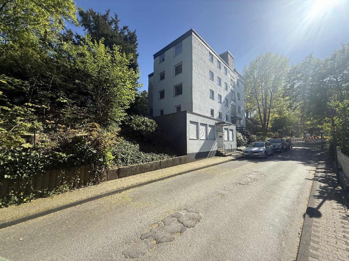 JA, zur gepflegten Eigentumswohnung mit Sonnenloggia und TG-Stellplatz im Herz von Solingen-Gräfrath – Bild: 26344
