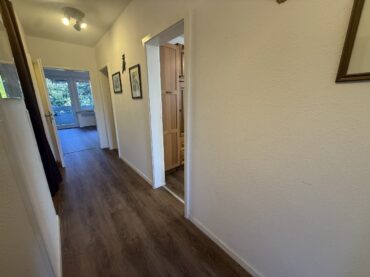 JA, zur gepflegten Eigentumswohnung mit Sonnenloggia und TG-Stellplatz im Herz von Solingen-Gräfrath – Bild: 26346