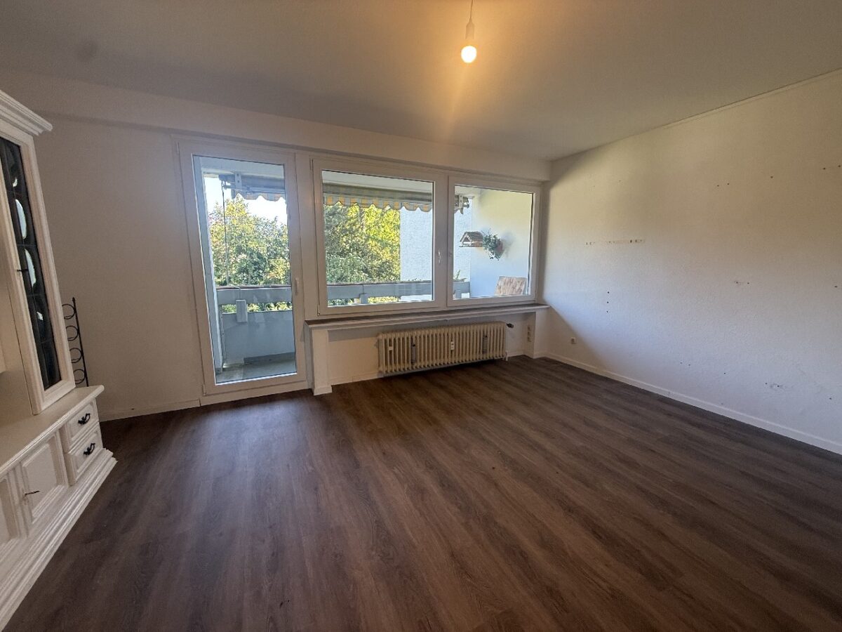 JA, zur gepflegten Eigentumswohnung mit Sonnenloggia und TG-Stellplatz im Herz von Solingen-Gräfrath – Bild: 26347