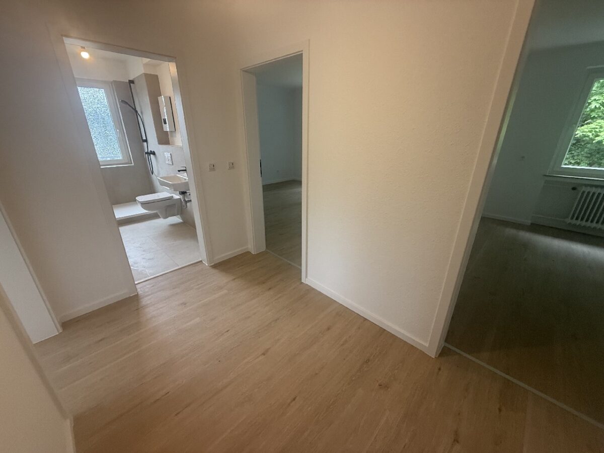 JA, zur modernisierten 2-Zimmerwohnung mit Sonnenbalkon in Solingen-Gräfrath! – Bild: 26387
