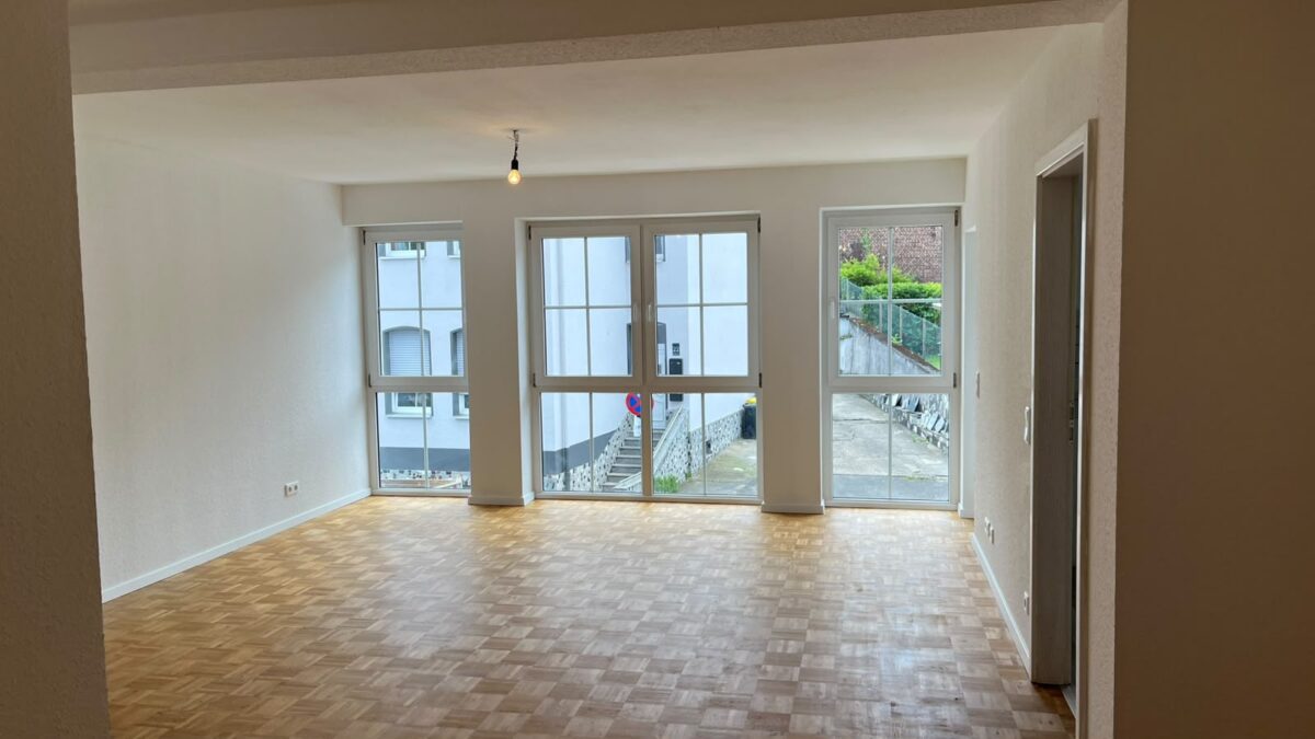 JA, zur renovierten 3-Zimmer-Wohnung mit Balkon + Tiefgaragenstellplatz in zentraler Lage von Ohligs – Bild: 27995