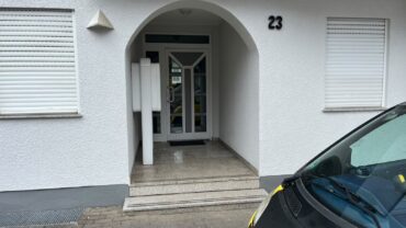 JA, zur renovierten 3-Zimmer-Wohnung mit Balkon + Tiefgaragenstellplatz in zentraler Lage von Ohligs – Bild: 27997