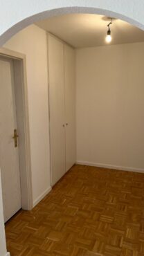 JA, zur renovierten 3-Zimmer-Wohnung mit Balkon + Tiefgaragenstellplatz in zentraler Lage von Ohligs – Bild: 28000