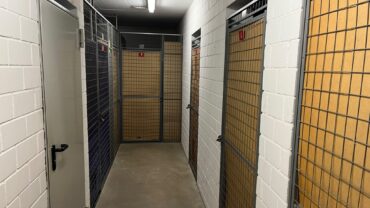 JA, zur renovierten 3-Zimmer-Wohnung mit Balkon + Tiefgaragenstellplatz in zentraler Lage von Ohligs – Bild: 28010