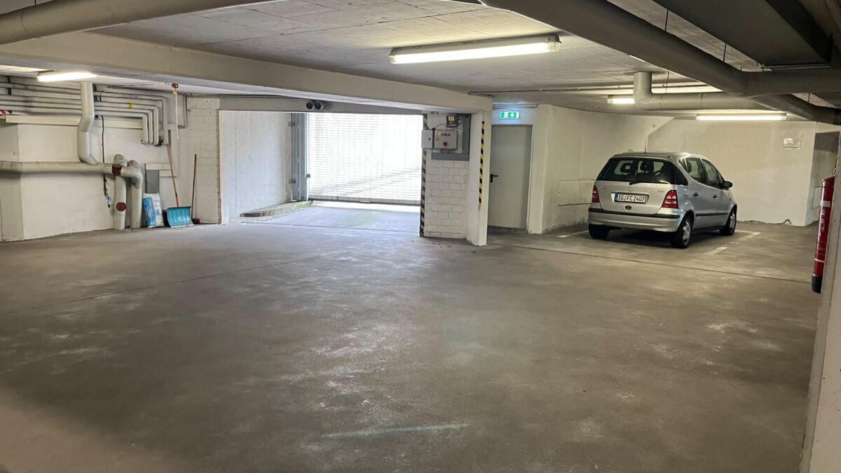 JA, zur renovierten 3-Zimmer-Wohnung mit Balkon + Tiefgaragenstellplatz in zentraler Lage von Ohligs – Bild: 28015