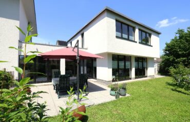 JA, zur außergewöhnlichen DHH mit zwei Stellplätzen in TOP-Lage von Solingen-Aufderhöhe – Bild: 28072