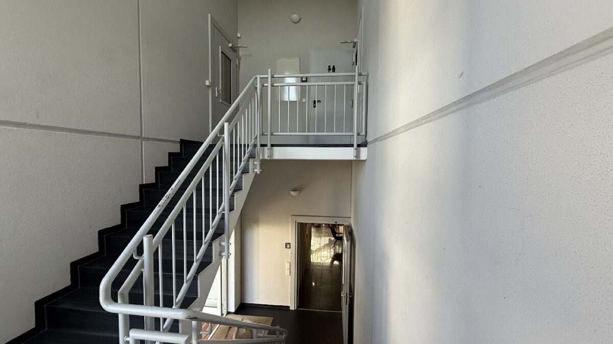 JA, zur exklusiven Gewerbeimmobilie mit repräsentativen Ausstellungsflächen in Solingen – Bild: 28635