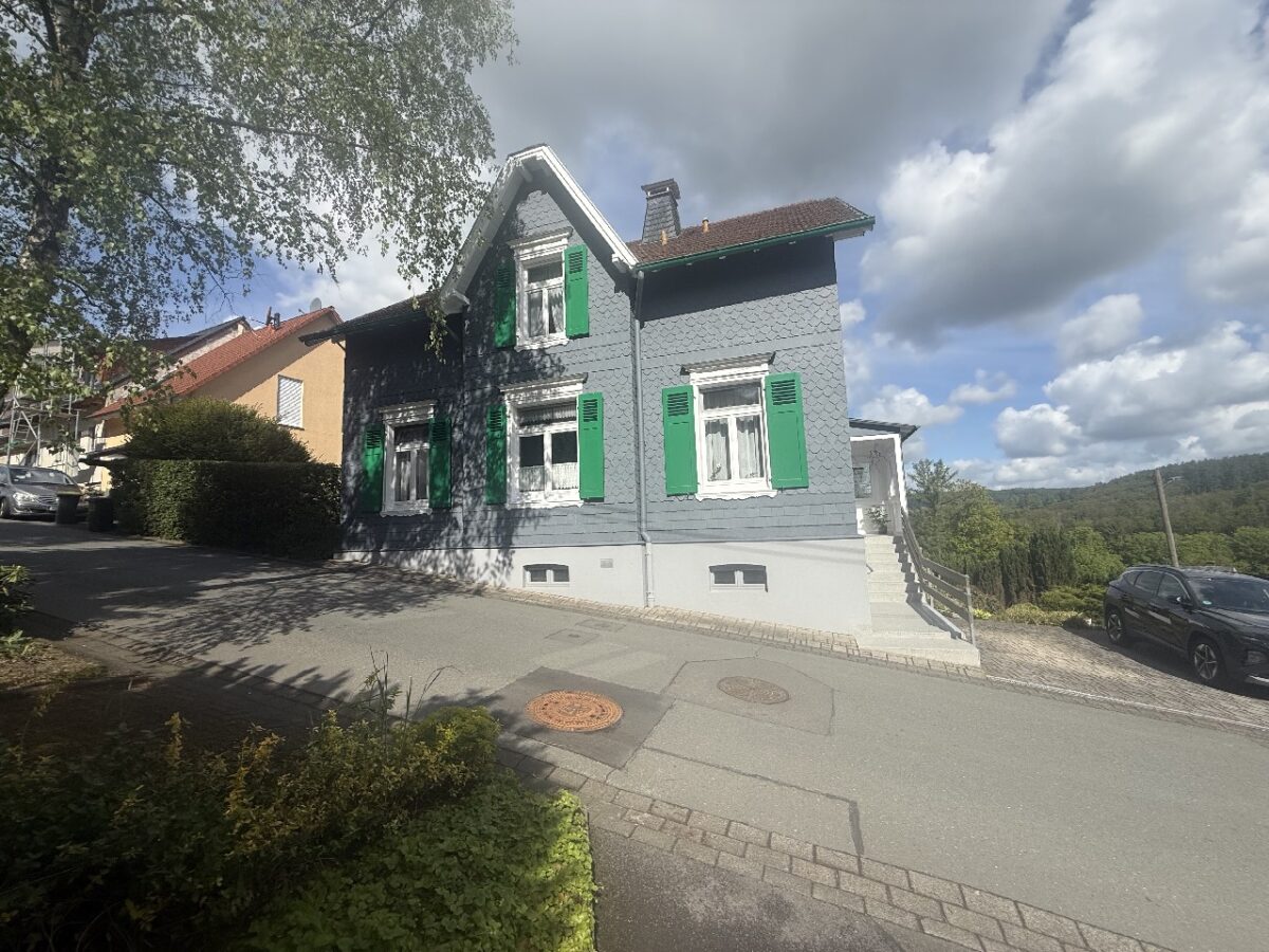 JA, zum gepflegten Zweifamilienhaus mit großem Garten und Stellplätzen in Wuppertal-Beyenburg! – Bild: 28246