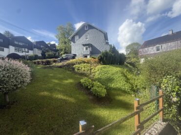 JA, zum gepflegten Zweifamilienhaus mit großem Garten und Stellplätzen in Wuppertal-Beyenburg! – Bild: 28249