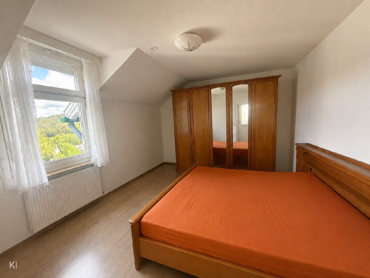 JA, zum gepflegten Zweifamilienhaus mit großem Garten und Stellplätzen in Wuppertal-Beyenburg! – Bild: 28260