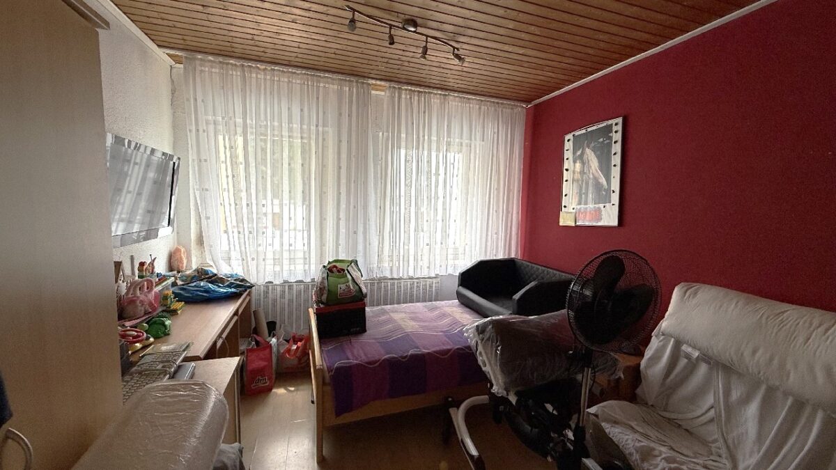 JA, zum ruhig gelegenen Ein-/Zweifamilienhaus mit Garagen  und  schönem Garten – Nähe Ittertal! – Bild: 28302