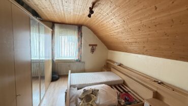 JA, zum ruhig gelegenen Ein-/Zweifamilienhaus mit Garagen  und  schönem Garten – Nähe Ittertal! – Bild: 28305